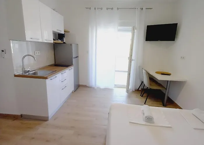 M & L Apartamento Murter