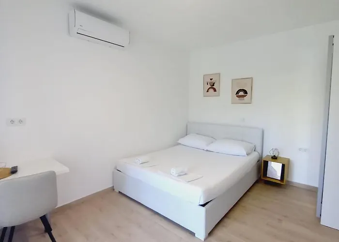 M & L Apartamento Murter